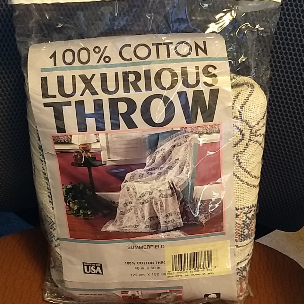 100% Cotton Throw